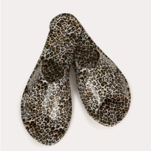 Criss Cross Leopard Jelly Sandals - Picture 7 of 7